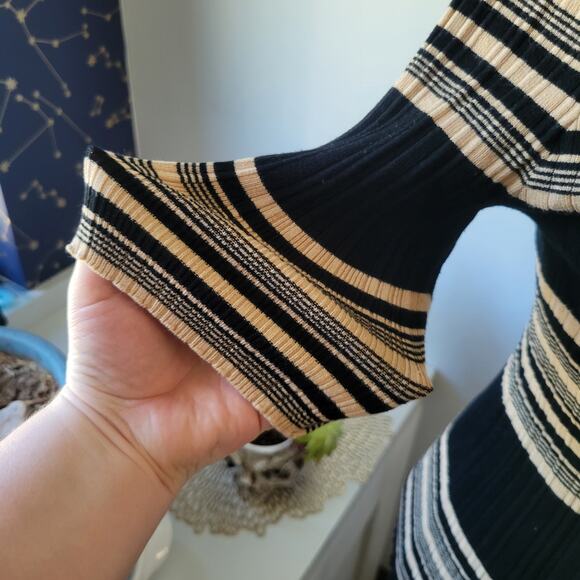 Y2K Tahari Stretch Top Black Gold Tan Textured Stripe | Size Large - Picture 4 of 6